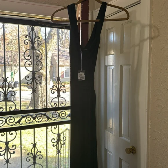 Vera Wang Gown - Picture 4 of 9